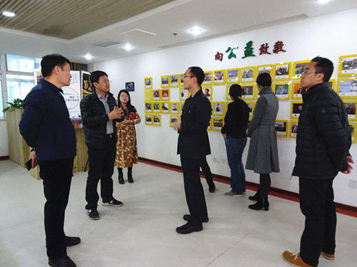市人才工作領(lǐng)導(dǎo)小組蒞臨中心，開(kāi)展“社會(huì)工作人才及機(jī)構(gòu)發(fā)展情況”座談會(huì)