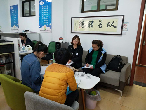王亞男、宋娟在新希望社會(huì)組織進(jìn)行支持性監(jiān)測(cè)輔導(dǎo)_副本.jpg