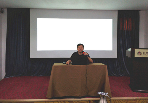 協(xié)作者應(yīng)邀為社區(qū)帶頭人、社會(huì)工作者等開(kāi)展專題培訓(xùn)
